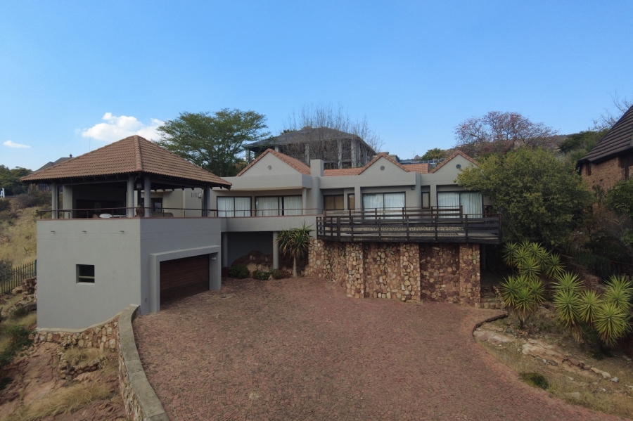 7 Bedroom Property for Sale in Meerhof North West